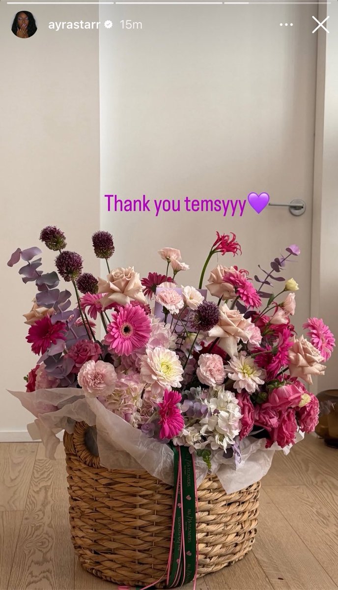 AtaaRadio's tweet photo. 🚨 Tems shows love to Ayra Starr with flowers as she recovers from surgery. ❤️🫂 https://t.co/XXPBT9uXqj