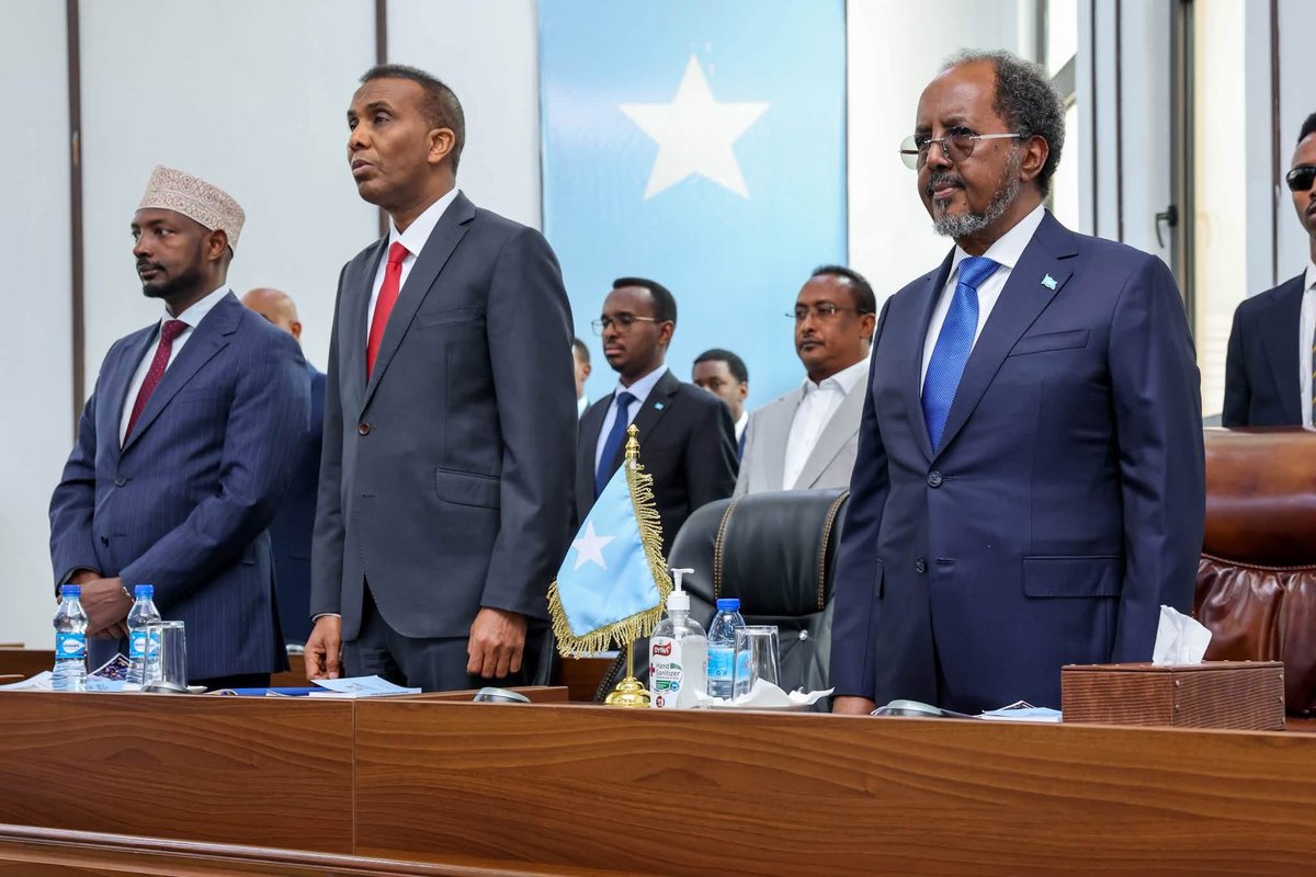 TheVillaSomalia's tweet photo. H.E. President @HassanSMohamud officially inaugurated the 8th Session of the Federal Parliament of Somalia at Villa Hargeisa.

Addressing a joint sitting of both Houses of Parliament, the President highlighted the Government’s achievements in key priority areas, including strengthening national security, advancing democratization, and accelerating state-building efforts.

The President also commended Parliament’s role in legislation and oversight, reaffirming the Government’s commitment to implementing one-person, one-vote elections to ensure broader public participation, strengthen democratic governance, and further advance Somalia’s state-building agenda.