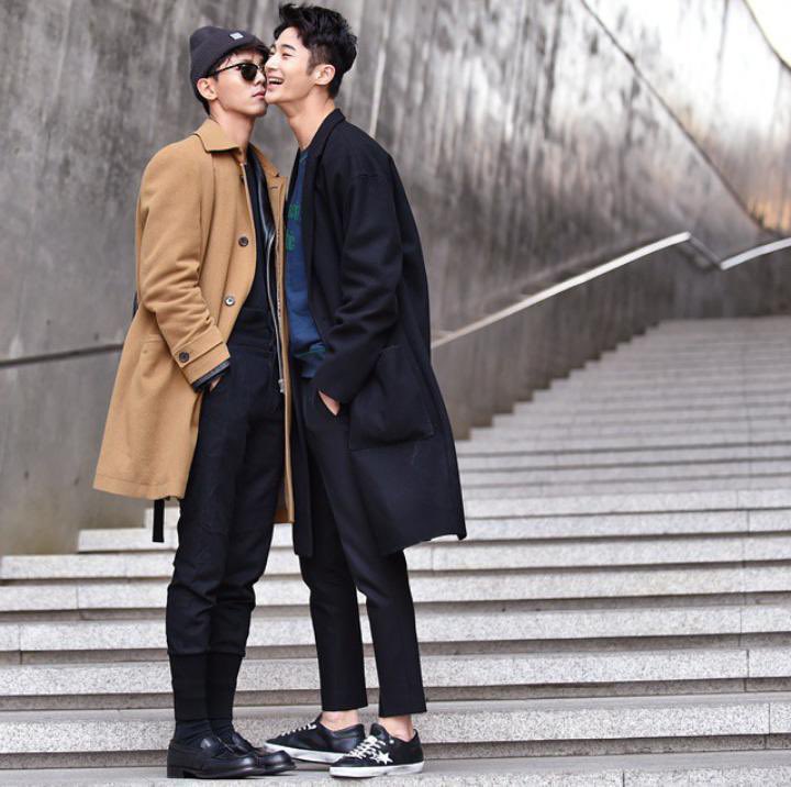 inmyheyday_'s tweet photo. 20대 꼬마일 때 만나 세월이 훌쩍 지나 이런 큰 시상식에서 나란히 수상하게 된 함께 고생한 우석이

20대 꼬마시절 우재형과 우서기 다시보자🥹
사진만 봐도 우재형 자석 우재형 덕후 우서기잖아 https://t.co/1qYcdlBdvT