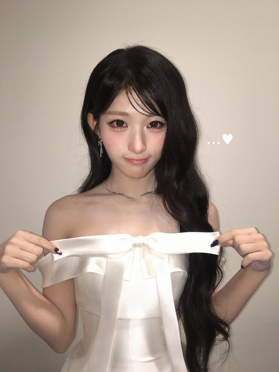 junideflair's tweet photo. @PrettySideMode white pearl gini soalnya akuseperti angsa 🦢 https://t.co/Q61BCYGQiq
