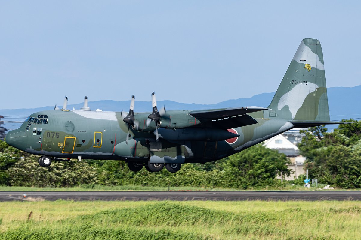 JA10SK's tweet photo. 2026/8/1 RJNA
Japan Air Force(JASDF)
401SQ
Lockheed C-130H Hercules#75-1075 https://t.co/NdtsVEXXGU