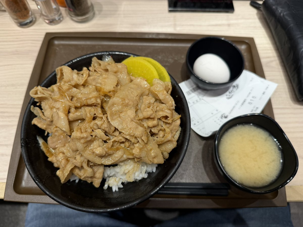 ebbikun's tweet photo. 今日はリア友と福島に行きました
桃は5個で3000円(サイズがいいのでいい値段)で買いその後郡山に行き昼飯はラーメンを食べ宮城に帰り仙台駅前ぶらりとして1日終了しました。
久々にそのリア友と出かけたので楽しかった！ https://t.co/LVWDpscl02