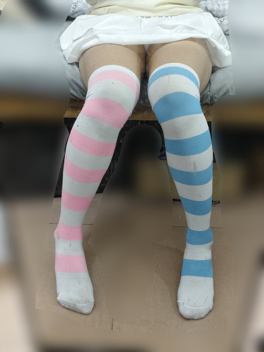 7mmbys's tweet photo. 嘿嘿૮(˶ᵔᵕᵔ˶)ა
#男娘 #腿 #袜子 #胖次 https://t.co/RCu7kMb9KX