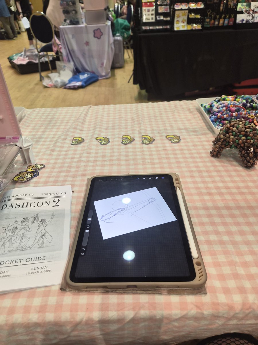 Rizutsuki's tweet photo. I'm at #Dashcon2!
Come find me at my friend's booth, Slothie Studios and say hi!
If you like Hazbin Hotel, tell me person, place, or thing and get a surprise Hazbin card! (Plz, I'm tryi
There are so many amazing artists here, my wallet feels much fear xD. https://t.co/yW8NjRWwop