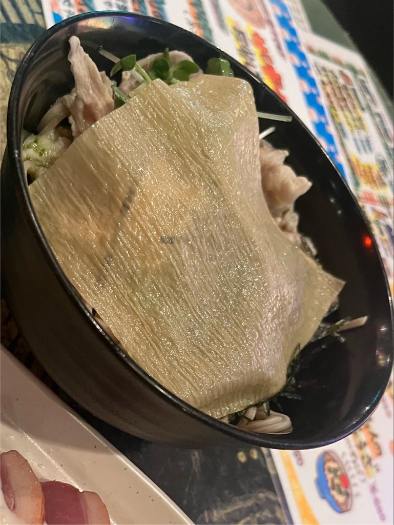 neginasusa's tweet photo. 🪩のある場所をハシゴ、お昼に湯葉！湯葉食べました！とイベント中にちょっと嬉しくなっていました。 https://t.co/bKDcx5AWxa