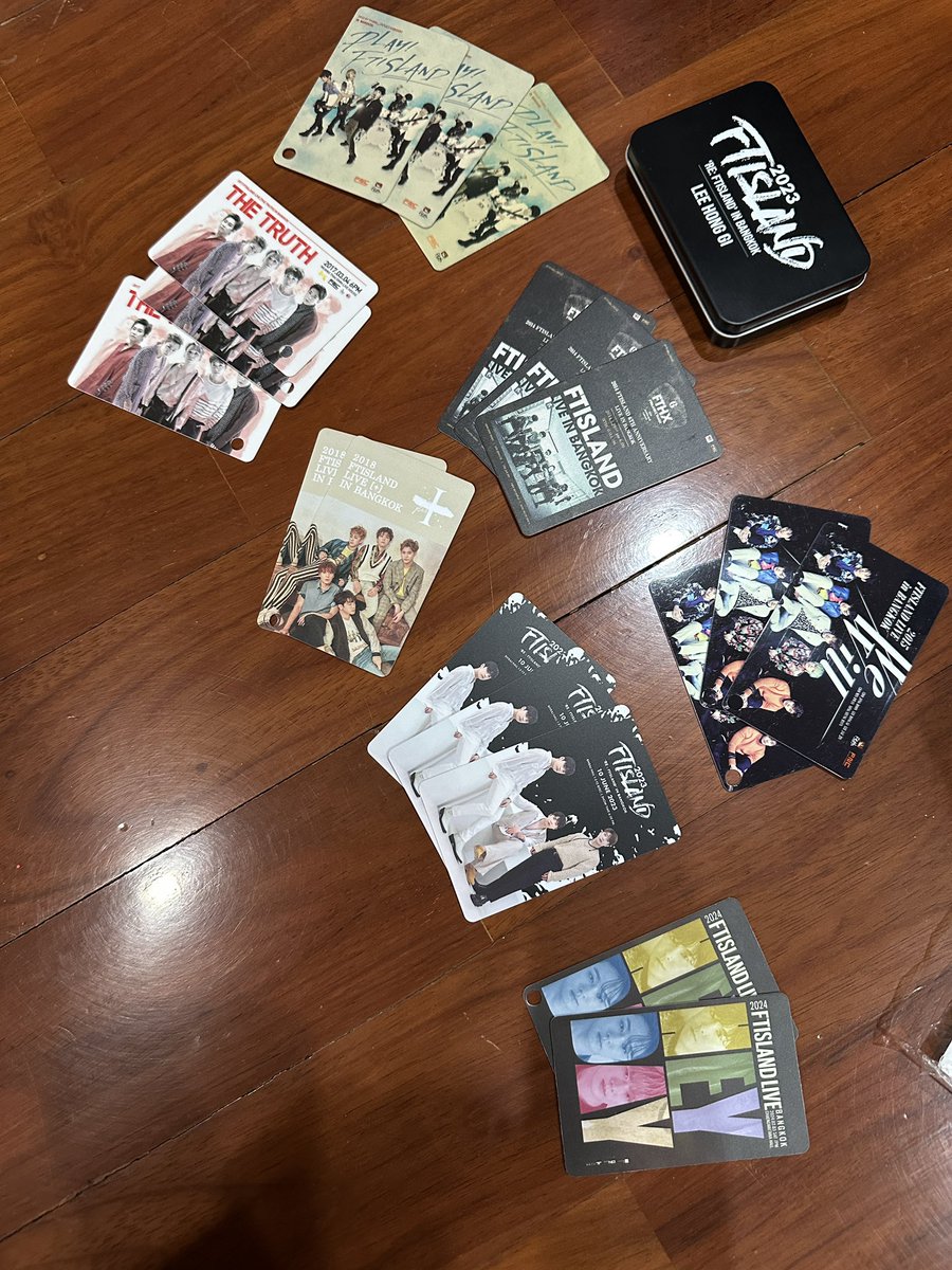 EarthEarthtt's tweet photo. อยากได้โปสเตอร์และบัตรแข็งมาเติมเต็มเล่มนี้ เก็บมาตั้งแต่10กว่าขวบ เก็บอยู่วงเดียว ฮืออออรักก🥹🫶🏻

ใครอยากปล่อย Sign Poster ให้เด็กตาดำๆทักมาได้เลยนะคะ ถ้าสู้ราคาไหวรับแน่นอนค่า🥺🙏🏻💓
(ถึงจะกำลังแห้งเพราะเงินเดือนจะยังไม่ออกก็ตาม😖😅)

#FaTeinBangkok https://t.co/6arH59DAz7