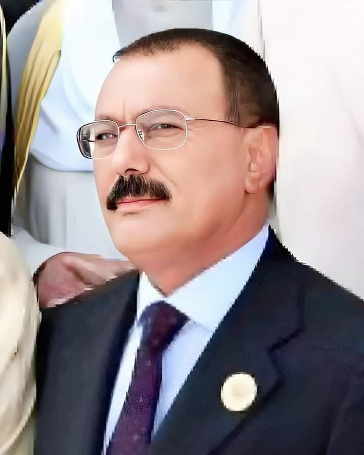 AfashAIshlh's tweet photo. القائد العظيم الذي أخذ كل صفات الرجولة والشجاعة والبطولة والحكمة والحنكة والذكاء والدهاء والتضحية والفداء فخامة الأ�� الرئيس علي عبدالله صالح رضي الله عنه https://t.co/KLGqnQzH3z