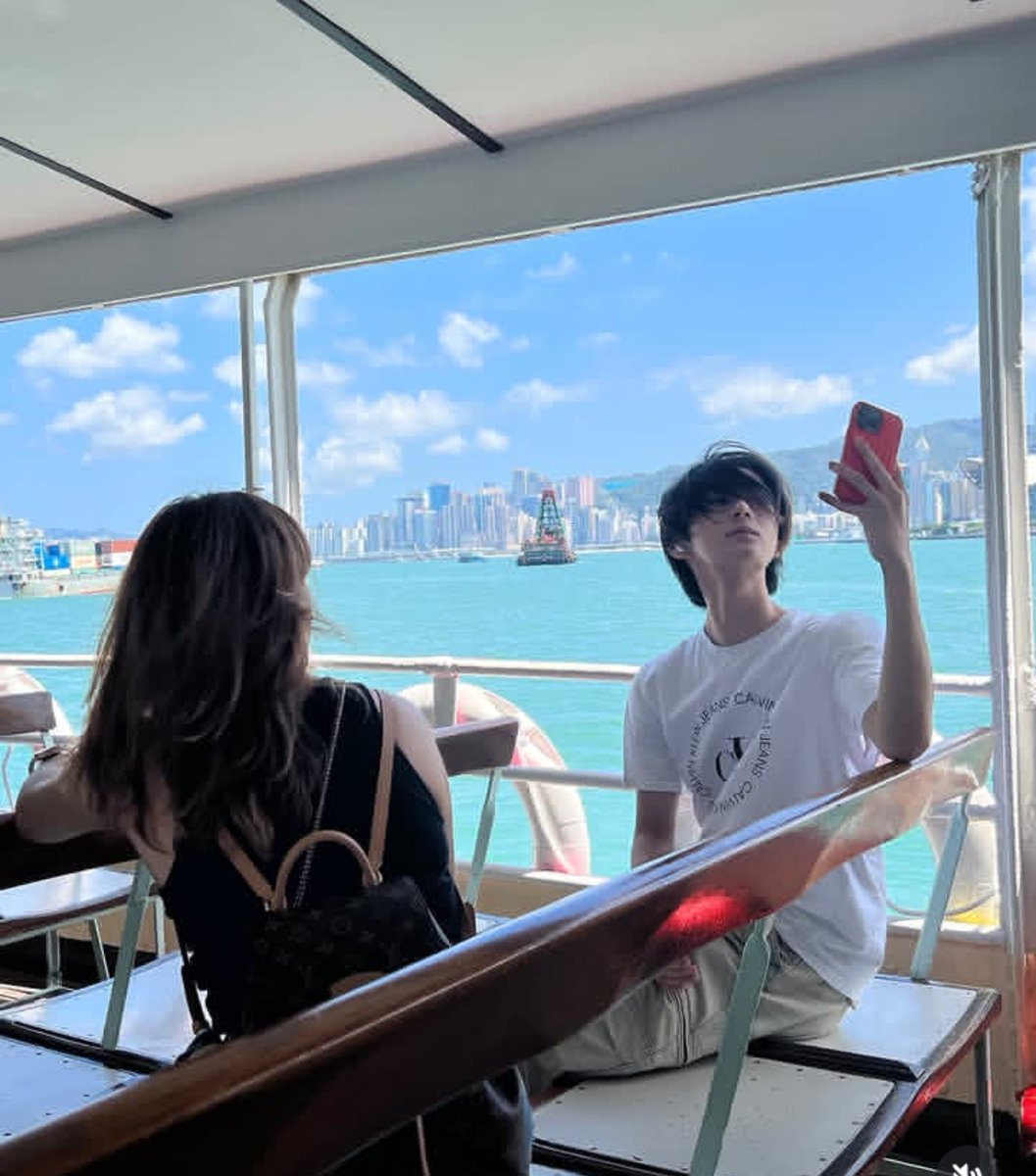 abidayssy's tweet photo. anton, Gawon, donghwa and their ultimate bodyguard + biggest supporter: Mama 🤍🥹 https://t.co/HbAK3a8QI3