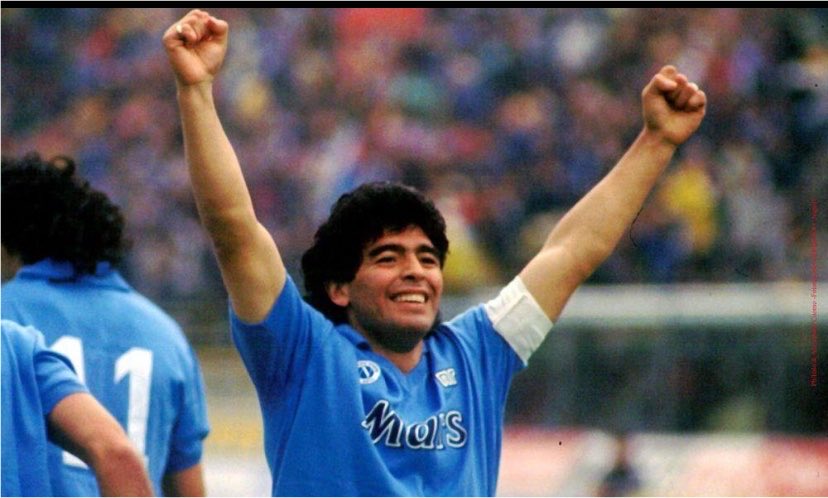 DFIH_101's tweet photo. 🚨 Napoli retired ONE shirt… and never gave it to another player.

When Diego Maradona left Napoli, the club made a historic decision.

🔟 The No. 10 shirt was retired.

Maradona transformed Napoli from underdogs into champions.

🏆 2× Serie A
🏆 UEFA Cup
🏆 Coppa Italia
🏆 Italian Super Cup

To this day, no Napoli player has officially worn the No. 10 in Serie A since.

💬 Which club legend deserves to have their shirt retired? 👇