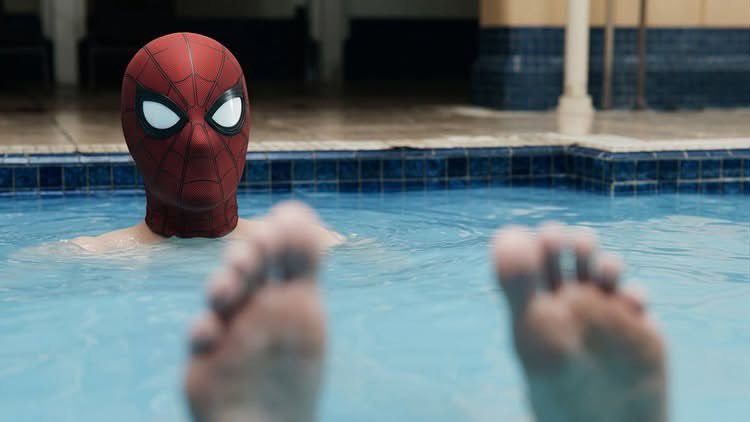 ismalkartalist's tweet photo. komik bi marvel filmi izlemek istesen siktir olup gider deadpool izlerim amk bu nasıl bi sahne https://t.co/MCSGaW95xQ