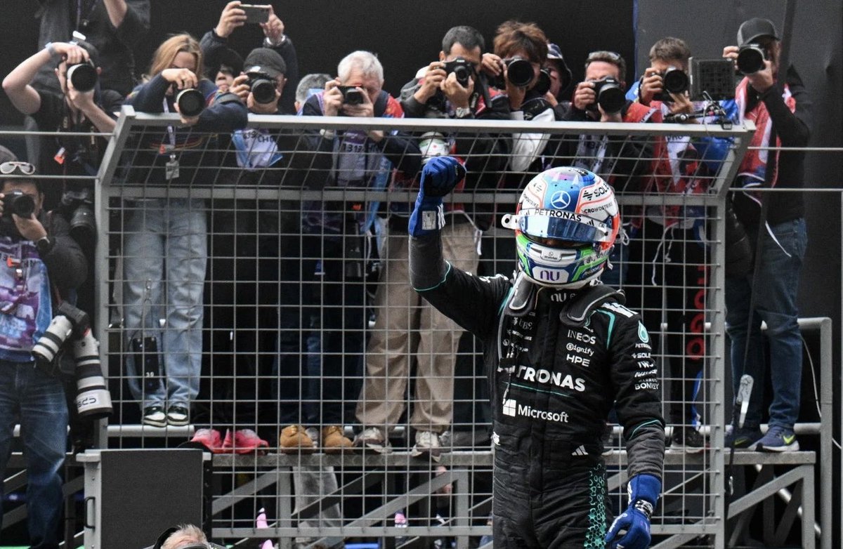 MercedesAMGPCF1's tweet photo. Kimi in the First Half of the Season:

6 Wins
6 Poles
9 Podiums 
1 Sprint Win 

🌟 https://t.co/qTHx8UTgbw