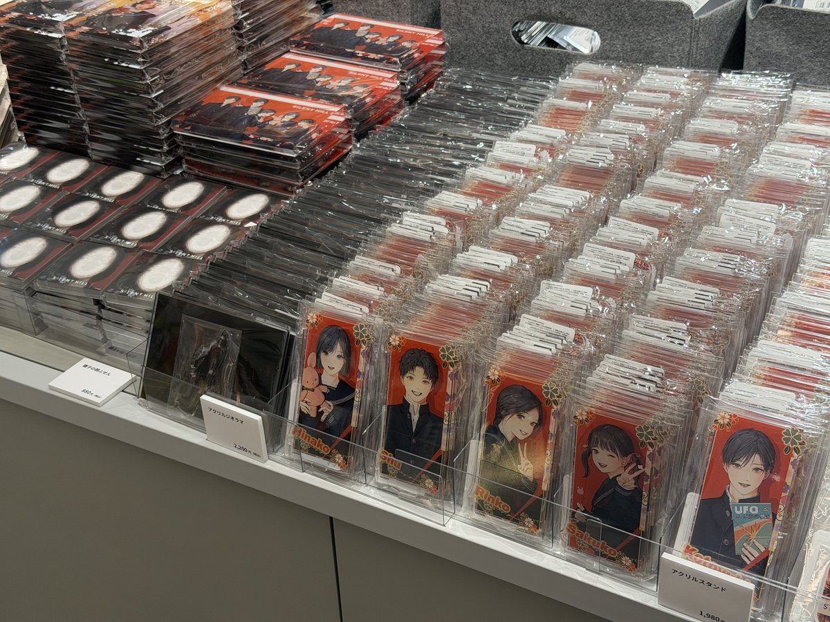 shibuya_t_comic's tweet photo. 本日より『SILENT HILL f』千鶴屋商店夏祭りin SHIBUYA TSUTAYAがスタート！
ボリュームアップしたアイテムをお見逃しなく！

詳細は！👉https://t.co/KUSYawNOaA

#SILENTHILL #サイレントヒルf #IP書店 #シブツタ https://t.co/tugNrxjsBL