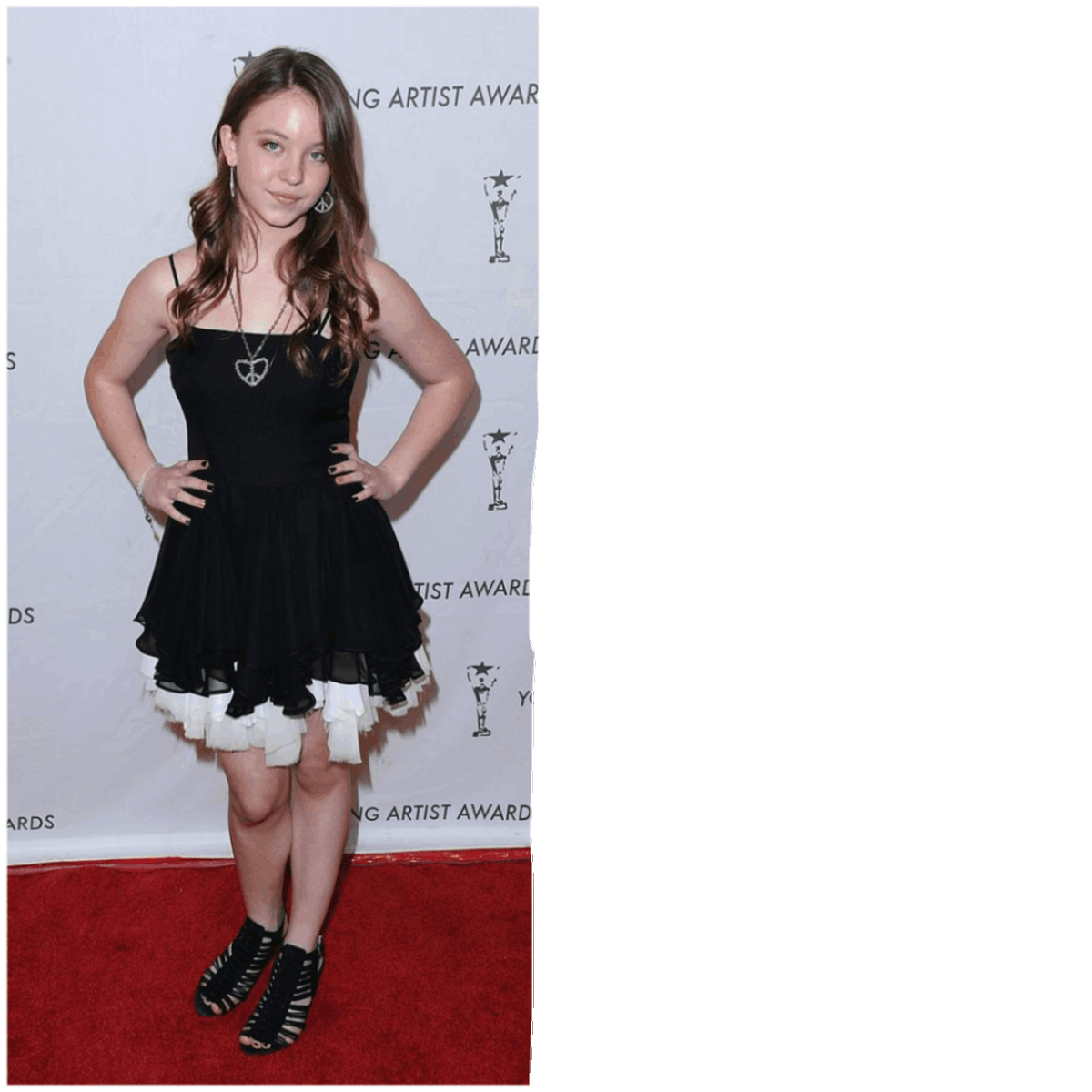 xavier93yc's tweet photo. Sydney Sweeney's transformation is impossible to ignore. https://t.co/YL3qx6lZmv