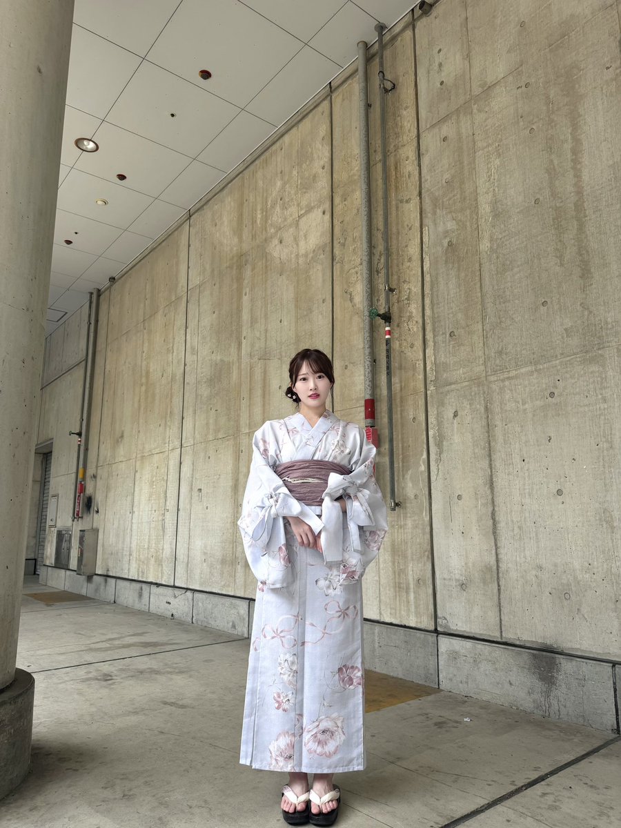 48Suzuha_16LOVE's tweet photo. " #AKBが好きish " 握手会
ありがとうございました 🤝🏻♡

今日は浴衣を着たけど ､ どうやった〜？
いつもお顔を見せてくれるみんなのお顔が
とってもにやにやしていて ､ 嬉しくなったよ 💌 ふふ

わたしのTwitterやTikTokにYouTube ! 
劇場公演のパフォーマンス ､ 特にMCで 
私を見つけてくださったはじめましてさんが多くて
仲良くなりたいな ､ 距離近くなりたいなって思ったよ 🫶🏻
もっともーーっと近くなる準備できていますか？🐱

全てが当たり前ではないことを噛み締めて
いつも今が十分に幸せ ! って思わせてくれる
ファンのみんなを ､ 私が幸せにさせてほしいです 🫶🏻