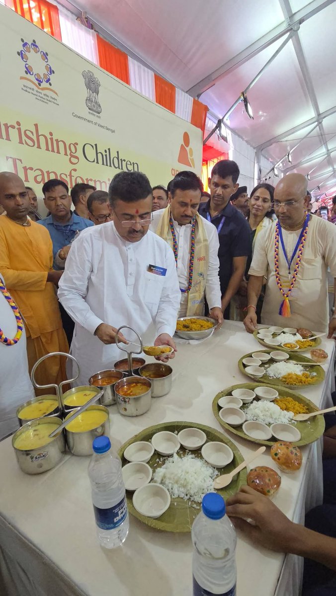 SudhanidhiB's tweet photo. First visuals of ISKCON's Mid Day Meal in Bengal. There would be an egg in addition https://t.co/3ImLiv0jZF