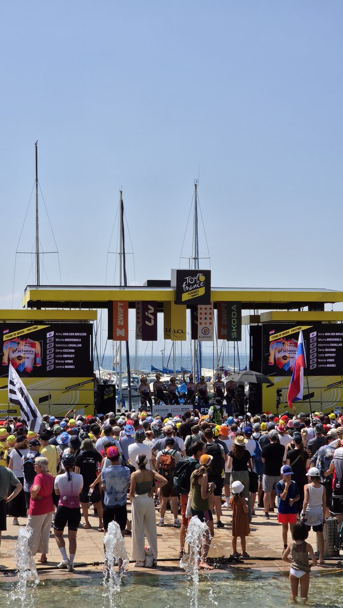 FFLose's tweet photo. Ils nous aura donc fallu 7min de TDF Femmes pour apercevoir le premier drapeau breton en Suisse.

Injouables https://t.co/C4mCb0ono9