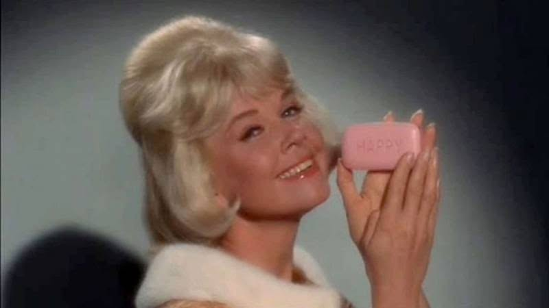 Dwightcrazy's tweet photo. Today is the first day of August, which means it's the first day of #SummerUnderTheStars on #TCM. And today we spend 24 hours with my favorite actress, the wonderful #DorisDay 💕 https://t.co/voFTnVQ72Z