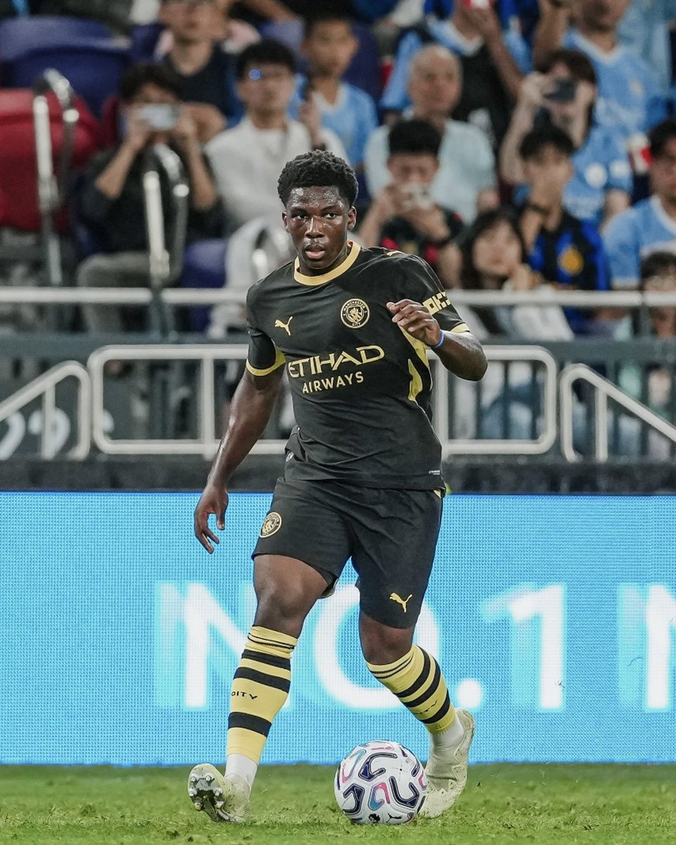 cityreport_'s tweet photo. Enzo Maresca on Ryan McAidoo: “Since day one to be honest with Ryan. we were speaking with the club and since day one he is the kind of winger I love. 

Very aggressive one v one, he always tries, makes the right decisions. But he is very young and he needs the right path.”

📰 @ManCity