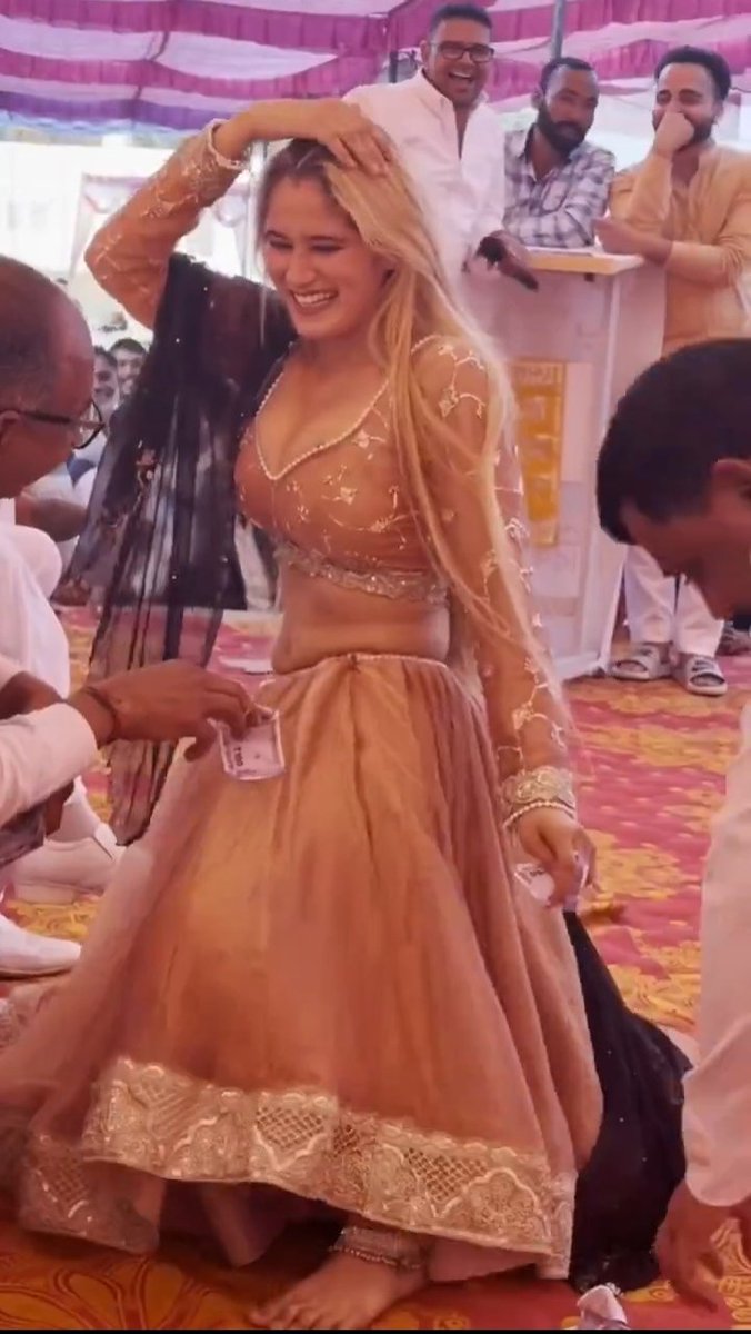OpLegend458480's tweet photo. @neha_aisa Not students only Mujra students https://t.co/xRKvL0agMK