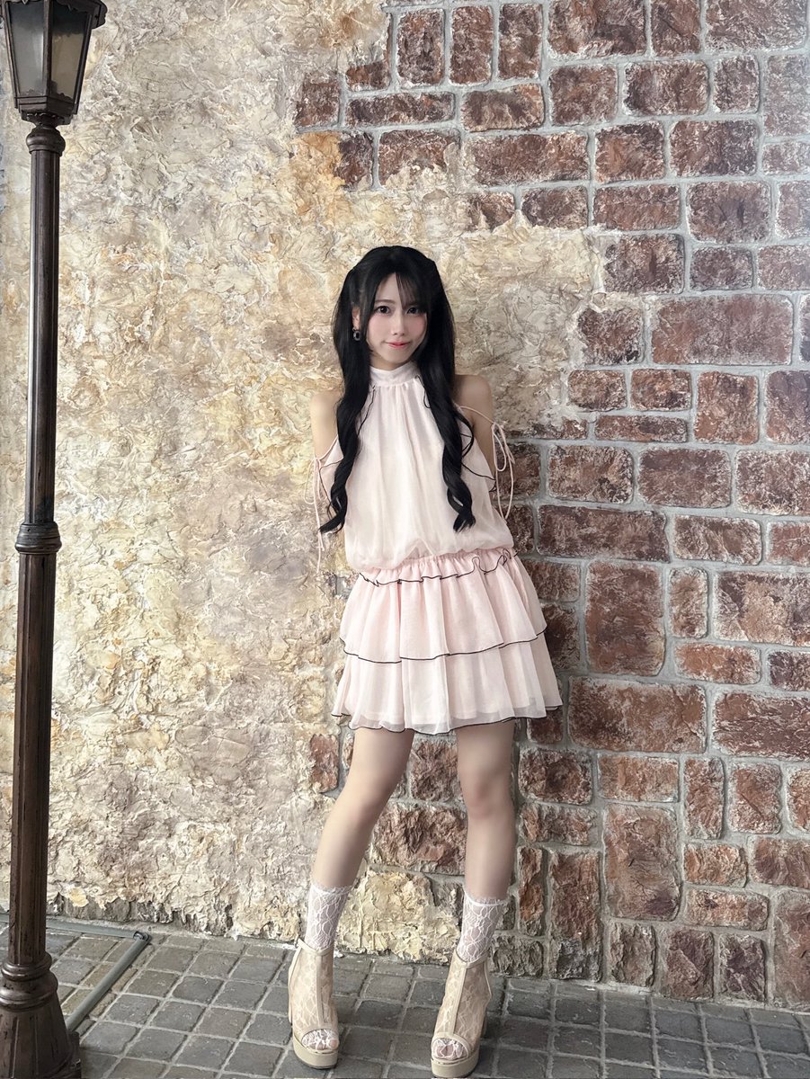 cocona_nonaka's tweet photo. いつもと違う自分になれたお衣装たち！
今回もありがとうございます！

好きなコーディネートはありましたか？

☀️昼の部
ミニワンピ @Darich_official

🌙夜の部
ブラウス・スカート @epetice

💗グッズ（ピンクワンピ）
ワンピース @NICE_CLAUP https://t.co/tNlLwwahpI