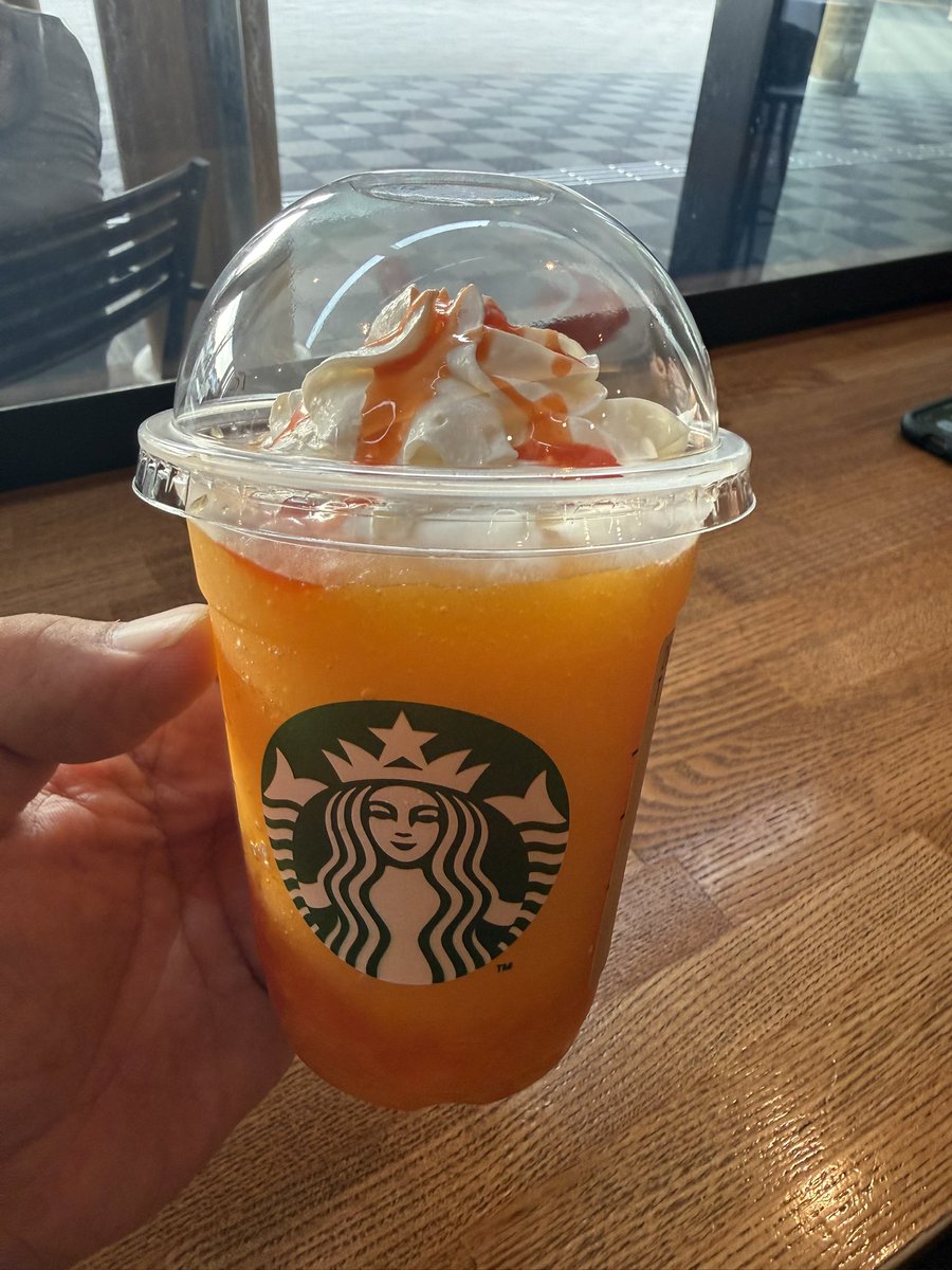 norisuns's tweet photo. 思えばのりさんずの初登山は4/1エイプリールフールだった
頂上でつくばうどんを食べるミッションを設定して娘のモチベーションを上げたんだよね
今日は10何年ぶりにドライブがてらロープウェイで登りました
懐かしい... https://t.co/RXL0AF3zms