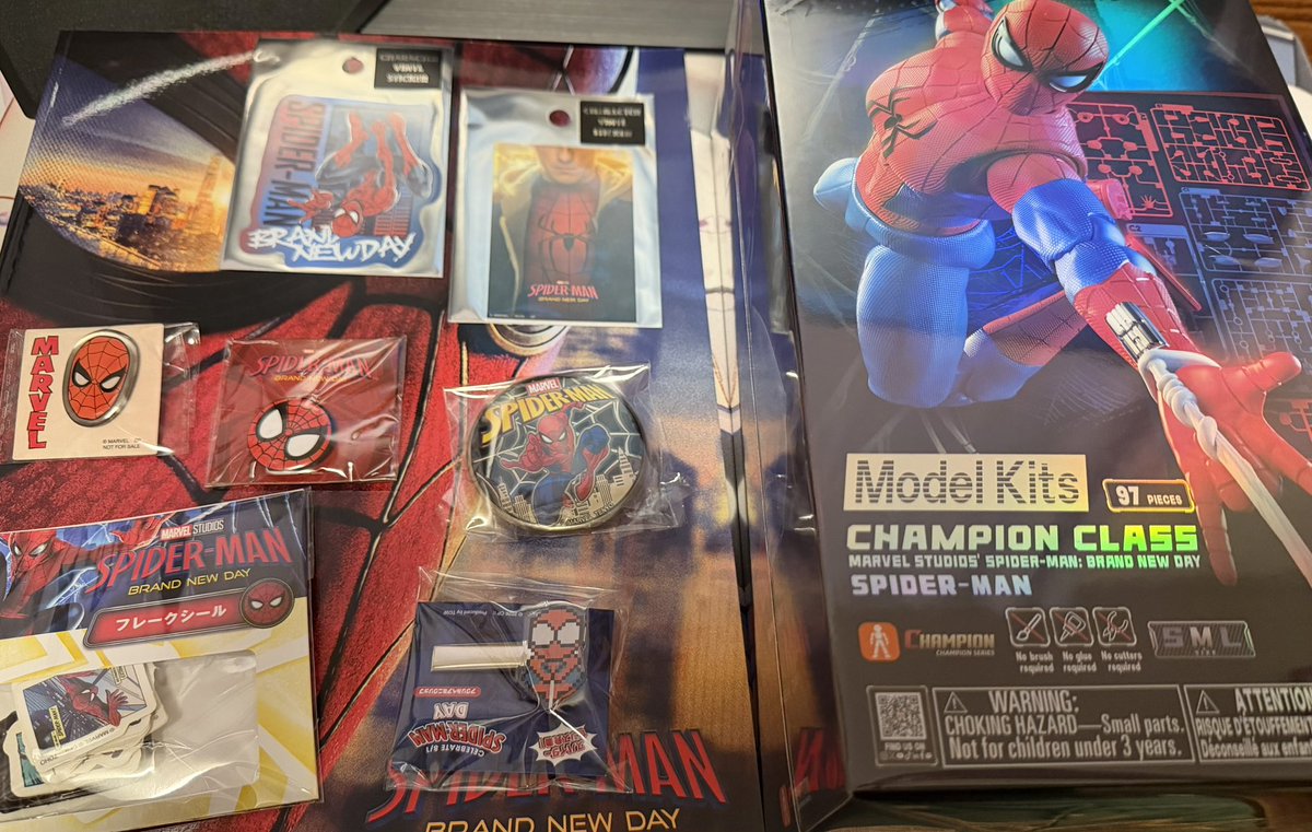 ken_tale's tweet photo. 久しぶりのスパイダーマンの映画！！
ずっと待ってたので楽しみも倍増した！！
鑑賞後に沢山グッズ買ってきた！！ https://t.co/lLTeydnu0d