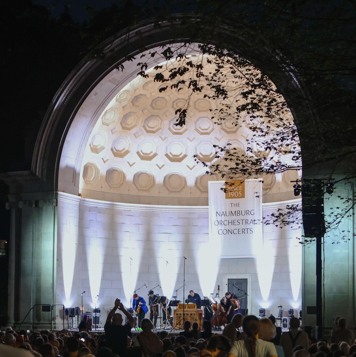CentralPark_NYC's tweet photo. This Tuesday, August 4, Aisslinn Nosky leads an all-Baroque evening at the Bandshell, closing out the 2026 @naumburgconcerts season. Trumpet soloist Steve Marquardt joins. Free, no tickets, 7:30 PM.

📸 Emma Goldschmidt

#centralpark #classicalmusicconcert https://t.co/0Ya5xt2IKa https://t.co/dz7BprLi3Q