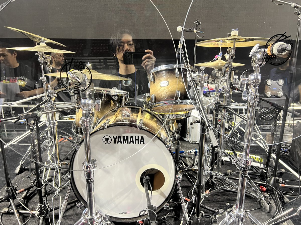 ishiiyuya_drums's tweet photo. LiSAちゃんアジアツアーセミファイナル、韓国終了ー！！
盛り上がって一緒に楽しんでくれてありがとーーーう！！🔥

ドラムセットはYAMAHA PHXでした！
鳴り方が本当に太い！

明日は同会場にてツアーファイナル！

ファナ！トゥル！セー！

#LiSA
#LiSAアジアツアー
#LiSA15th
#韓国 https://t.co/eJGU08b5Kn