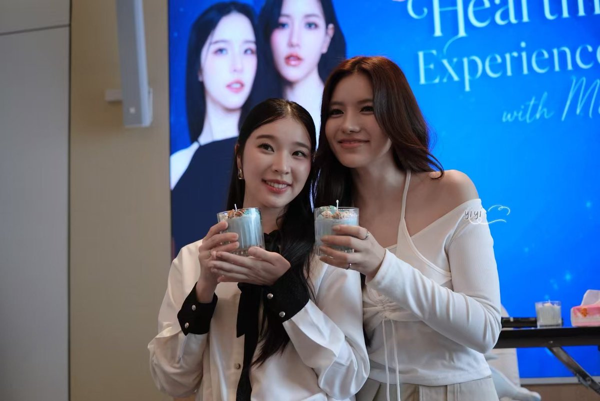 Lixmiep31's tweet photo. The best romance is Mie and Aya meeting each other.
世间绝佳浪漫，便是Mie与Aya相逢。

@miephat 
@ayaorapan 
#miephat 
#ayaorapan 
#MieAya https://t.co/FL4BN5vICh