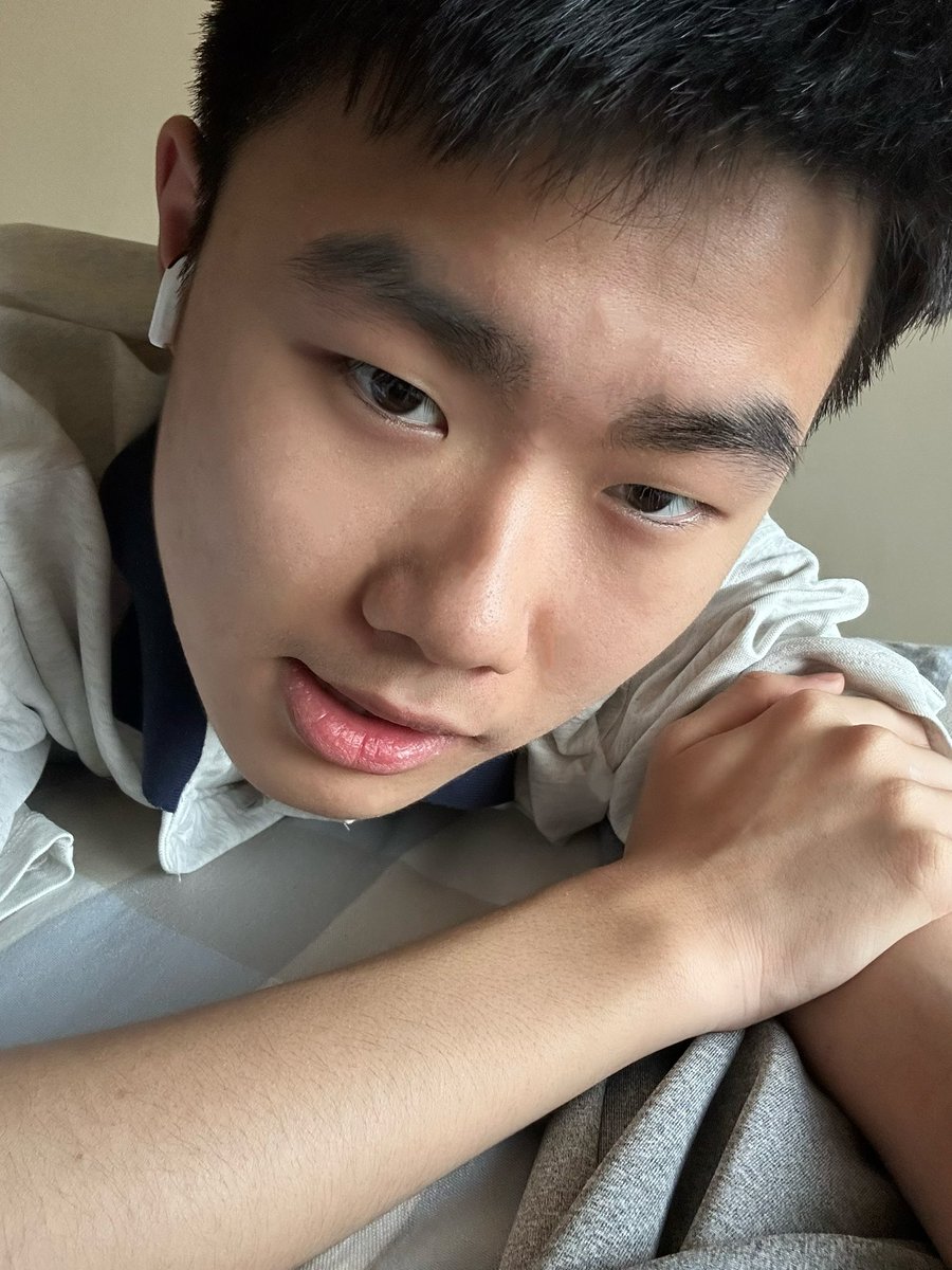 UNRntwl's tweet photo. 看着你 https://t.co/xHqXKu3rTg