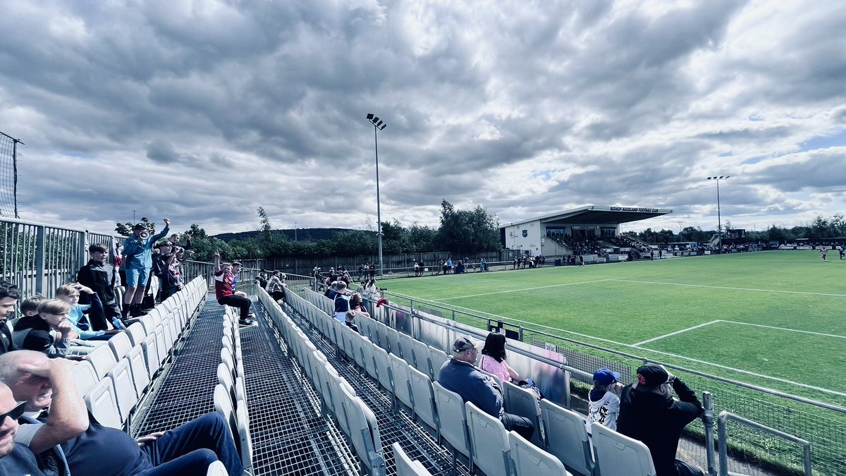 TwoBlueArmy's tweet photo. Bishop Auckland v Shildon AFC 👊🏻

@bishopafc | #TwoBlues https://t.co/BcVrp0wtsJ