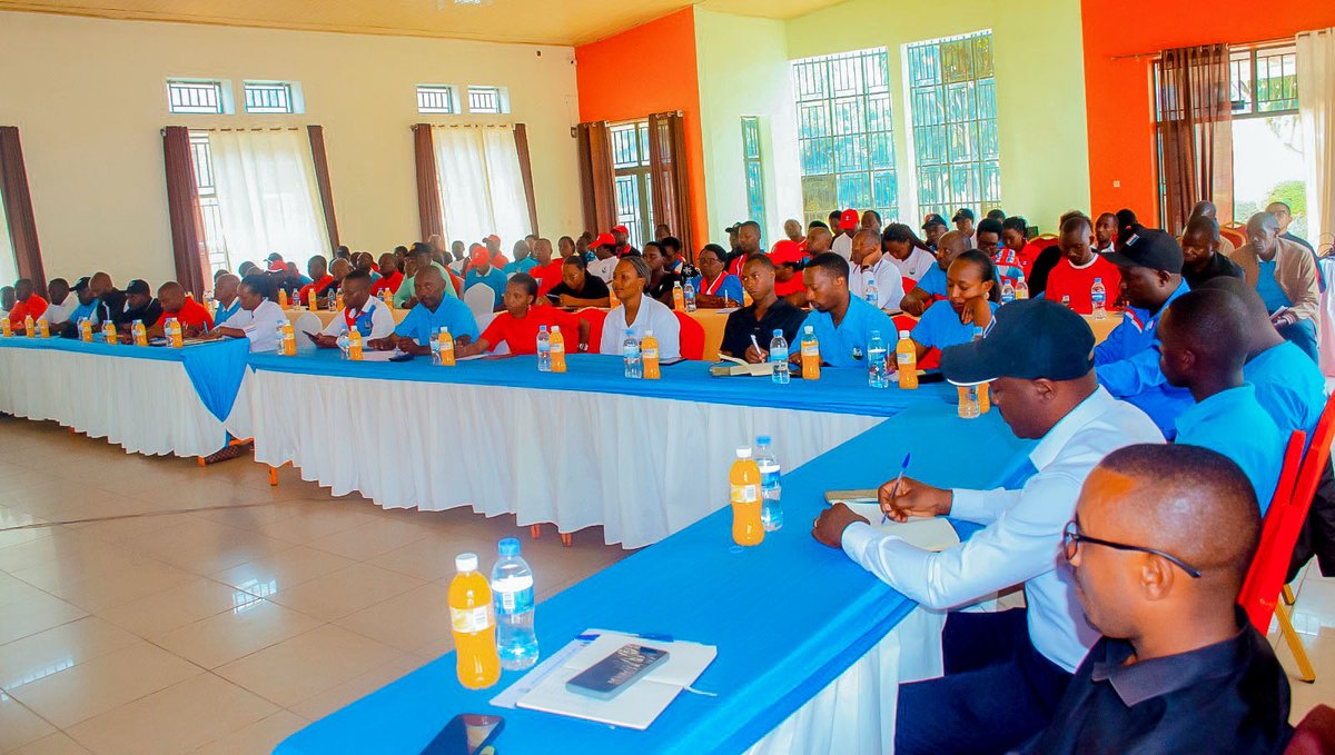 RpfGatsibo's tweet photo. Kuri uyu wa Gatandatu Umuyobozi Chairman w’Umuryango FPR INKOTANYI @RichardGasana, yayoboye inama ya Komite Nyobozi yaguye, igamije kurebera hamwe imyanzuro yafashwe mu nama nkuru ya Biro politike no kurebera hamwe ibyafasha urubyiruko. 
@rpfinkotanyi
@RwandaLocalGov
@RwandaEast https://t.co/wftN8XgB9Z
