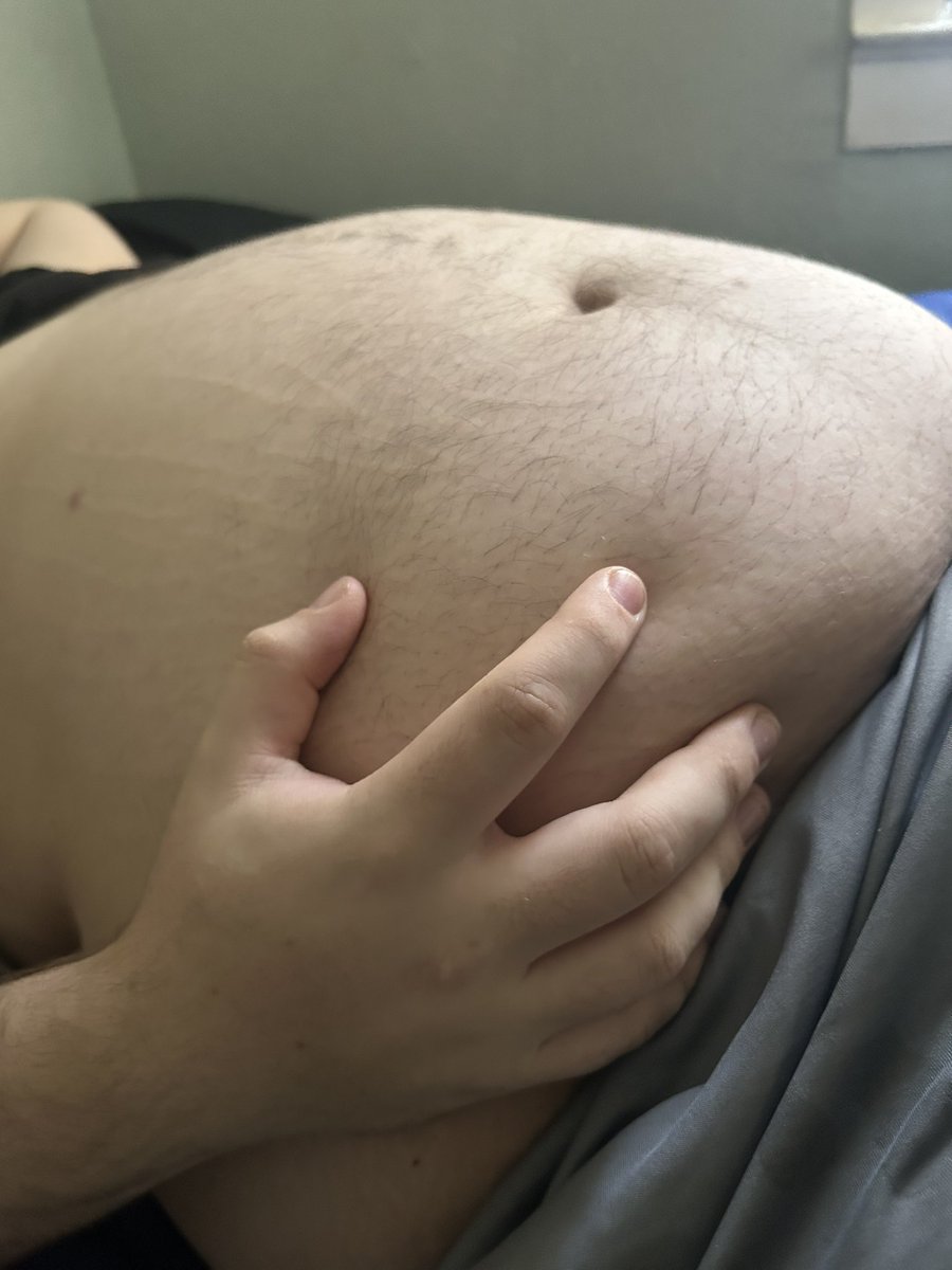 PlummyBeast's tweet photo. Gut rise like sun #gainer #bellyinflation https://t.co/JJuPGIEb8o