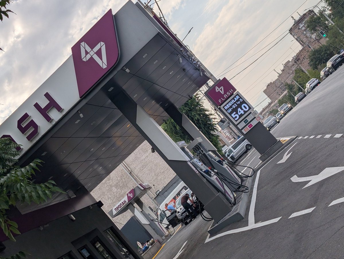 otomir23's tweet photo. they got Visual Studio 2019 gas stations in Armenia https://t.co/RVAQ5JVWnA