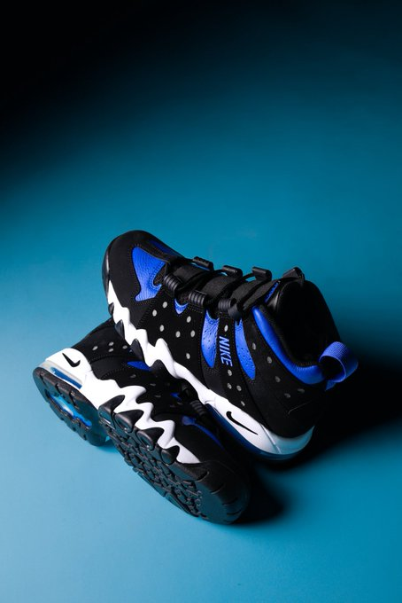 sneakerhuddle's tweet photo. Ad: Nike Air Max2 CB ’94 ‘Black/Varsity Royal’

Finish Line https://t.co/baIUasex9S
JD Sports https://t.co/62teLceo9o
Foot Locker https://t.co/8O8xp53aYu
Hibbett https://t.co/pcrk7mdr9x https://t.co/GzaSC4h5Tv