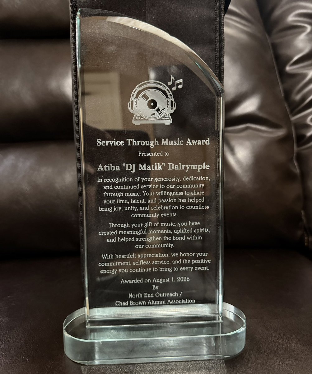 djmatik401's tweet photo. π¨ THANK YOU TO THE NORTH END OUT REACH/ CHAD BROWN ALUMNI ASSOCIATION/ CBAA FOR PRESENTING ME WITH THIS AWARD π₯ LAST NIGHT I APPRECIATE YOU ALL FOR THE ACKNOWLEDGMENT ππ½βπΎππ₯ #anotheronetothecollection #djmatik #risocaking #yourgirlfriendfavdj #trinidad πΉπΉ https://t.co/PiwBYgyv4k