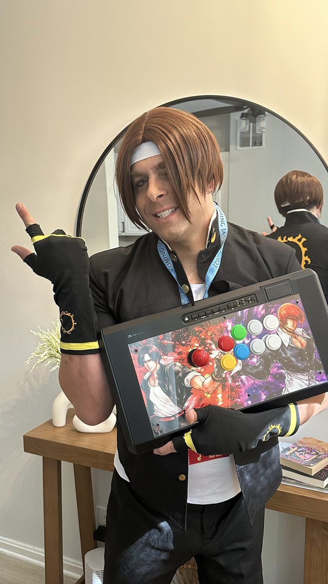 samurai_snake's tweet photo. お待たせ！

I achieved my dream of customizing my own arcade stick. The art of Kyo and Iori was beautifully hand drawn by @tana_taka_3rder! If there is any handrawn art you want for you or your arcade stick, send him a dm and hit him up! #fgc #kofxv https://t.co/tlNLesCJPO
