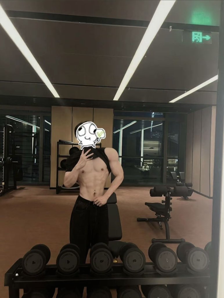 2149108701kk's tweet photo. 练到位了 https://t.co/wEMbo8xfrj
