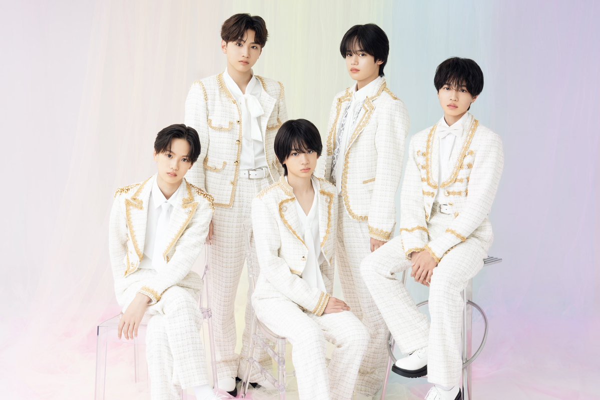 ebi_dan's tweet photo. ＼緊急告知📢／

✦・┈
明日8/2(日)⏰18:30〜
REV:1 from EBiDAN NEXT
『EBiDAN NEXT FC5周年記念生配信』
開催決定！
                                                       ┈・✦

#REV1 と一緒に FC5周年をお祝いしませんか？🙌✨

※配信ページは追ってお知らせします

#今日もレヴワン進化中 
#EBiDANNEXT #EBiDAN #エビネク