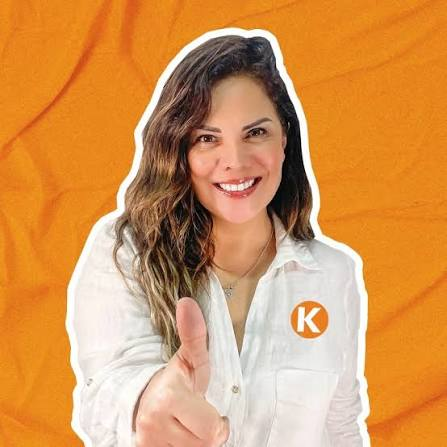 cviguria's tweet photo. En El Peruano se publicó la designación de Sitza Romero como jefa de la oficina de imagen institucional del Ministerio de Vivienda, ahora a cargo de Arnillas. 

Sitza fue candidata al Congreso en las elecciones pasadas. En campaña, fue expulsada de una plaza de Puno tras cuestionamientos de ciudadanos. 

Ayer, se vieron publicaciones con IA protagonizadas con la imagen del ministro.