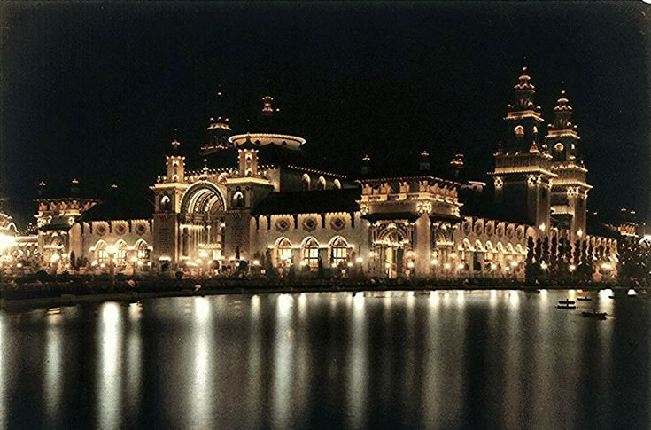SpireDomePillar's tweet photo. LET THERE BE LIGHT! Our modern lighting pails in comparison to the glow of the old world. 

From left to right we have: 
Dreamland 1905
Buffalo Exposition 1901
Chicago Worlds Fair 1893
Panama–Pacific International Exposition 1915 https://t.co/Kr8fedXDBb