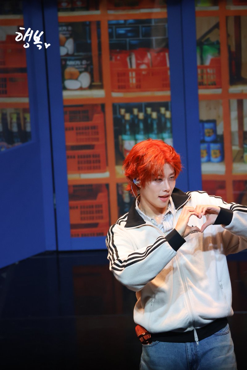 mmnnjjss's tweet photo. 사랑스러운 하트하트🧡🧡🧡
#MJ https://t.co/HiPWLI6sy4