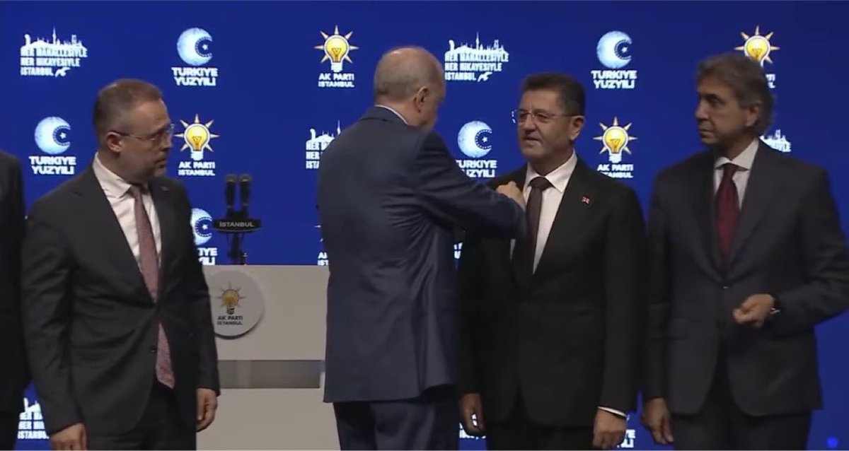 HamHaberX's tweet photo. #SONDAKİKA | CHP'li Tuzla Belediye Başkanı Eren Ali Bingöl ve Çekmeköy Belediye Başkanı Orhan Çerkez ile CHP'den istifa eden Şile Belediye Başkanvekili Sacit Terzi, AK Parti'ye katıldı. https://t.co/5V4YDpB6H8