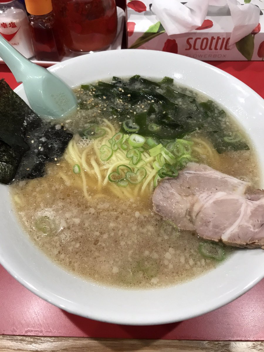 yoppeleah's tweet photo. 知らぬ間に始まった人生が
知らぬ間に終わっていく
モチモチの木の下で一生臆病なまま https://t.co/oDX8vH8wR1