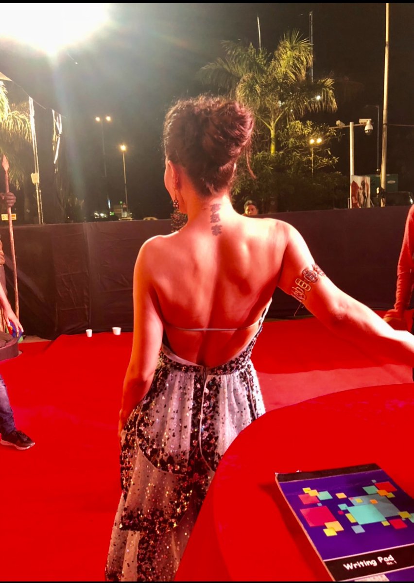 mreenaldeshraj's tweet photo. BE THE QUEEN OF YOUR OWN FAIRY TALE❤️
:
There is a princess inside all of us❤️
:
#beautifulgown #queen #specialday #mreedazzle #mreenaldeshraj ❤️ https://t.co/54r9xtVdt0