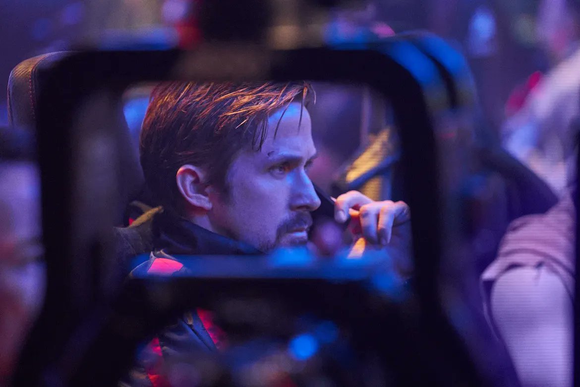 2D_YUNG's tweet photo. 라이언 고슬링 주연 <그레이맨> 무지개맛 스틸컷 #TheGrayMan #RyanGosling 

🔵파란맛 식스                                 🔴빨간맛 식스

🟡노란맛 식스                                 🟣보라색맛 식스 https://t.co/KWcIOyrw6b