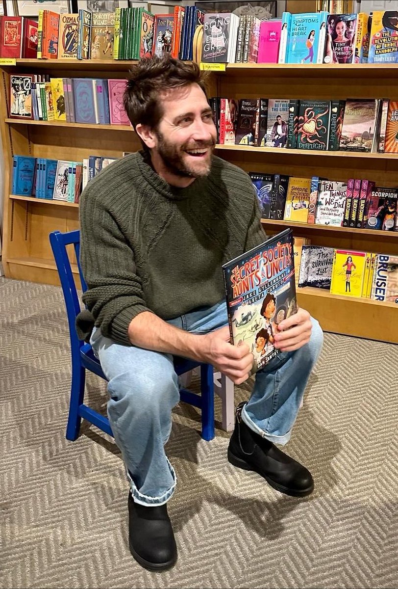 goldenhaall's tweet photo. He was very happy to publish that messy book. Bless his heart ♥ https://t.co/oCydjovEpH