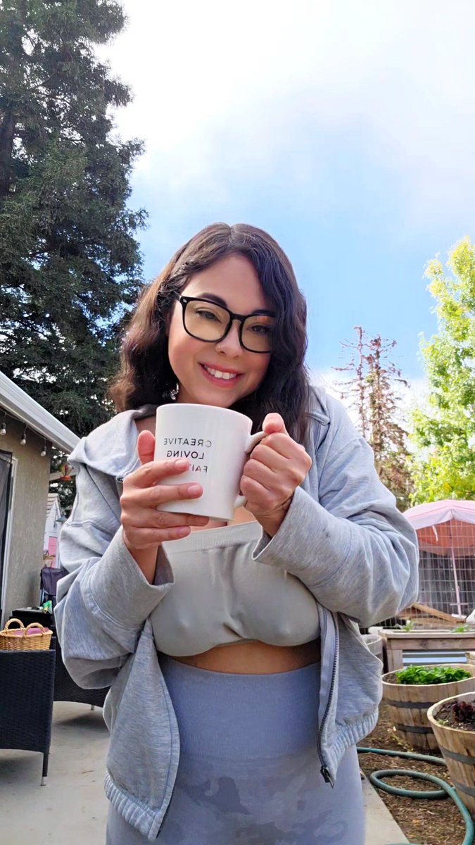 Rosepetite06's tweet photo. Have coffee with me? https://t.co/dqRPwANmoq