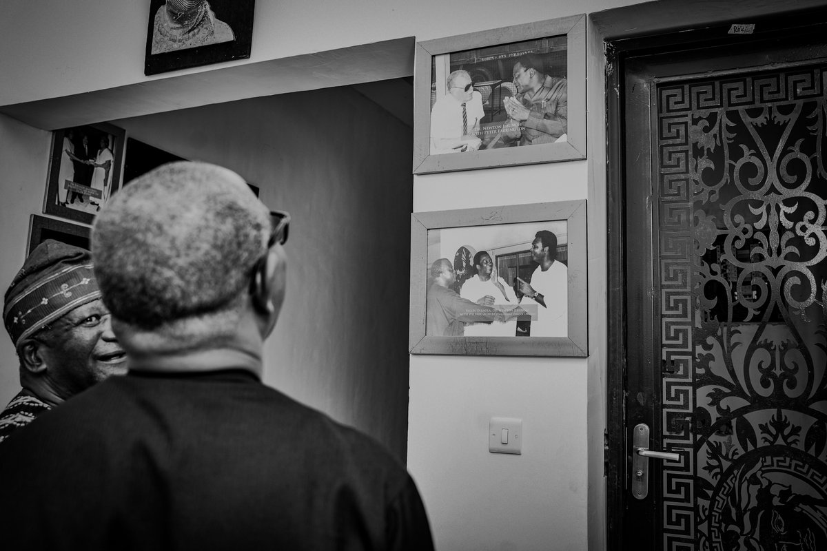 EstherUmoh10's tweet photo. On some days, Peter Obi steps away from the noise and finds quiet moments in the beauty and calm that art brings. https://t.co/DGmtnWjQg2