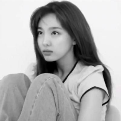 mevinayeon's tweet photo. @TheMonteclair Hai dengan Ashley disini. Enaknya greeting gmana ya?

Canggung. https://t.co/4PUNlTezJ4